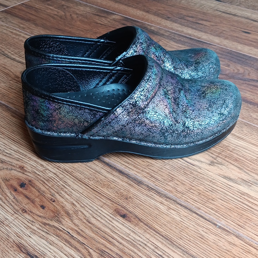 Dansko clogs women's size 6
